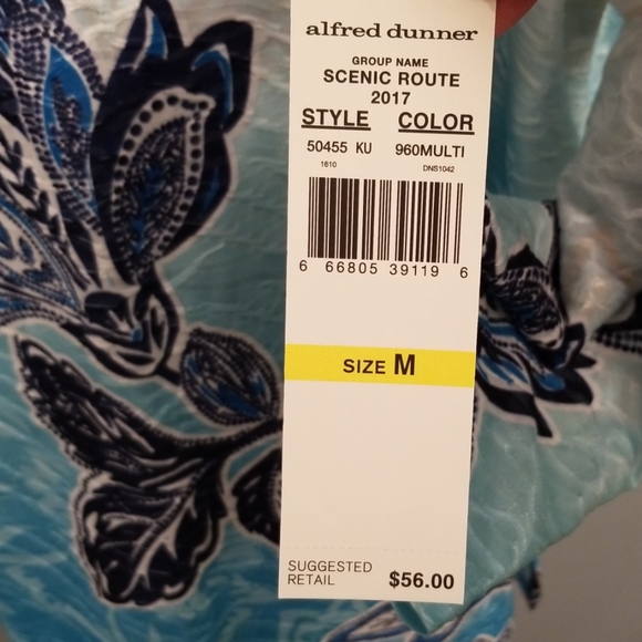 Alfred Dunner Blue Floral Print Top in Size Medium - Picture 7 of 8